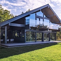 Дом по проекту «Дольф» теперь в портфолио Larta Glass